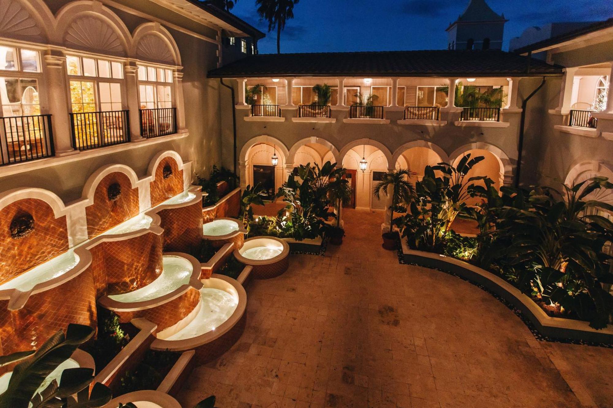 The Ritz-Carlton St. Thomas Hotel Benner Екстериор снимка